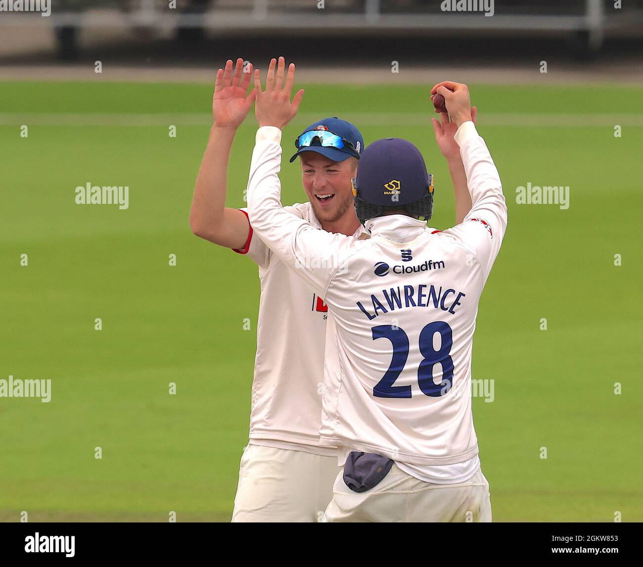 15 September, 2021. London, UK. Dan Lawrence of Essex  celebrates after catching Surrey’s Ryan Patel as Surrey take on Essex in the County Championship at the Kia Oval, day three David Rowe/Alamy Live News Stock Photo