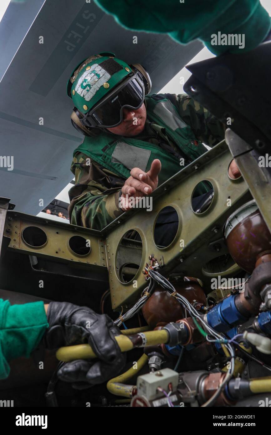 210708NNF9121193 PACIFIC OCEAN (July 8, 2021) Aviation Machinist's