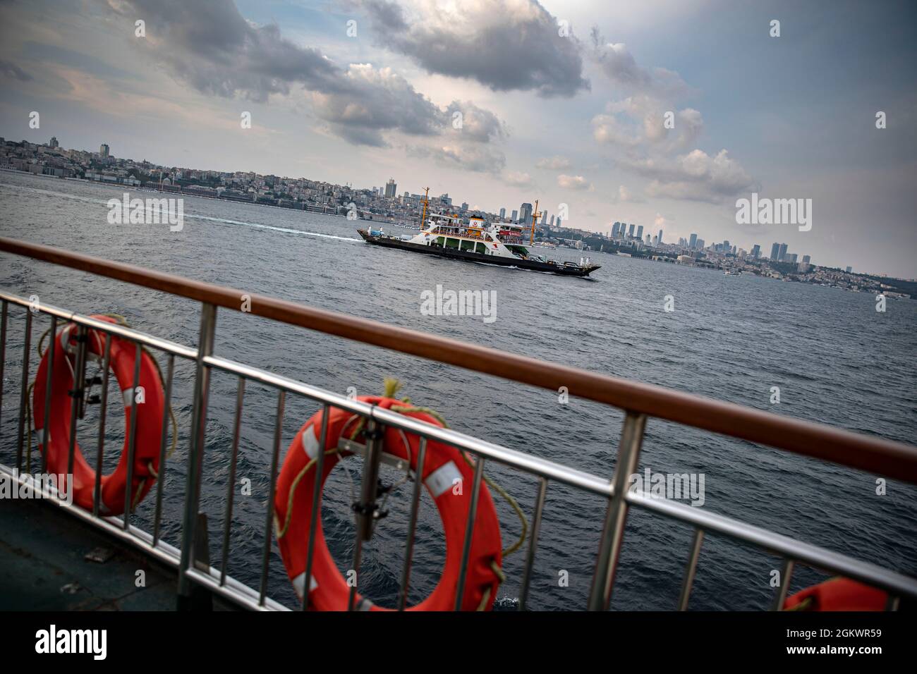Istanbul, Turkey. 15th Sep, 2021. Kadikoy ferry seen sailing in Bosphorus.According to the data of the Ministry of Health, there has been an increase in the number of deaths caused by the Covid-19 virus in recent days. (Photo by Onur Dogman/SOPA Images/Sipa USA) Credit: Sipa USA/Alamy Live News Stock Photo