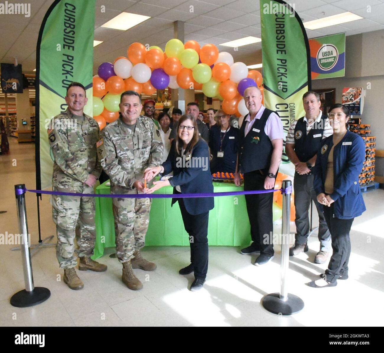 Fort drum commissary hires stock photography and images Alamy