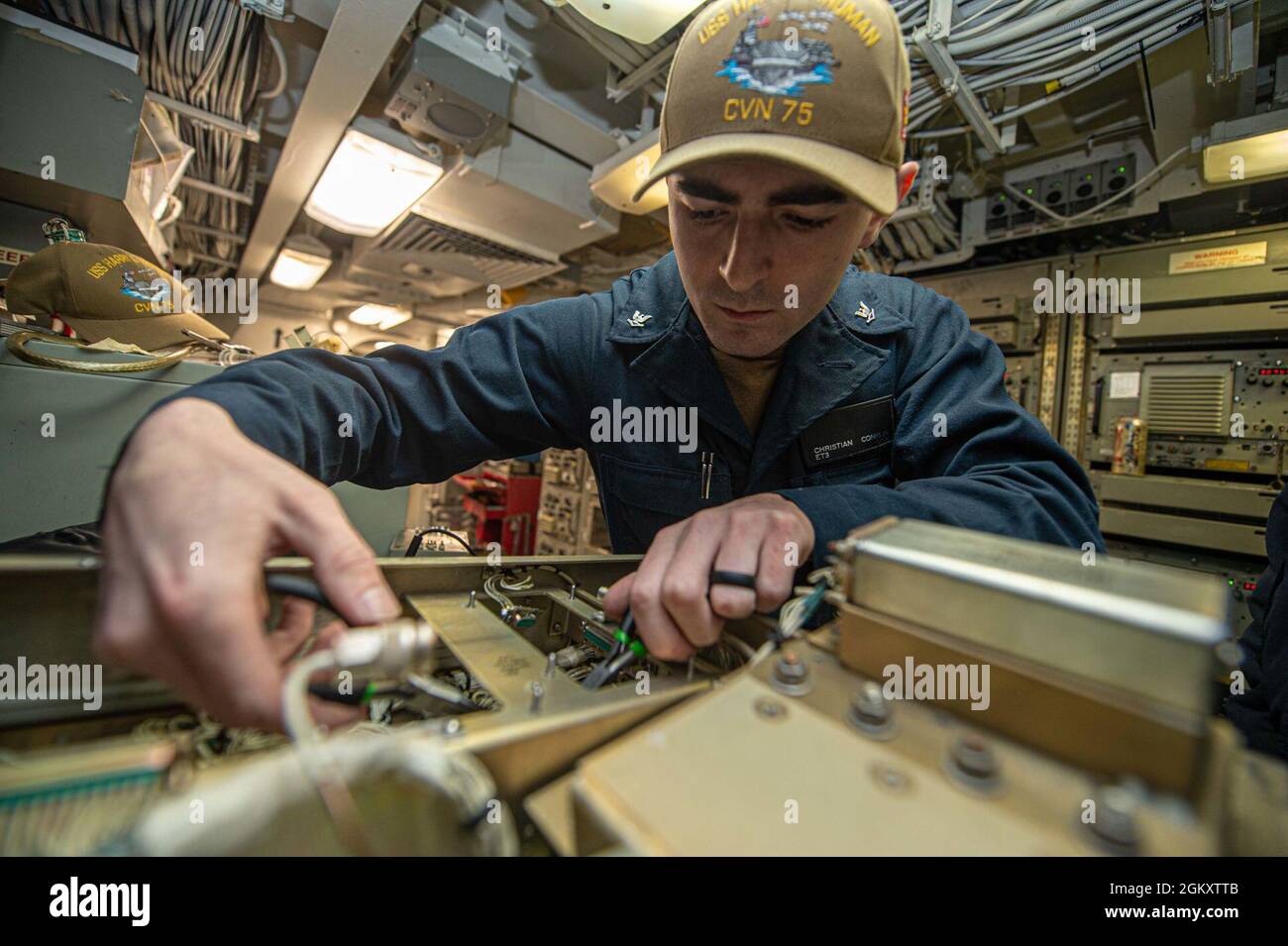 210721-N-IG124-1009 ATLANTIC OCEAN (July 21, 2021) Electronics ...