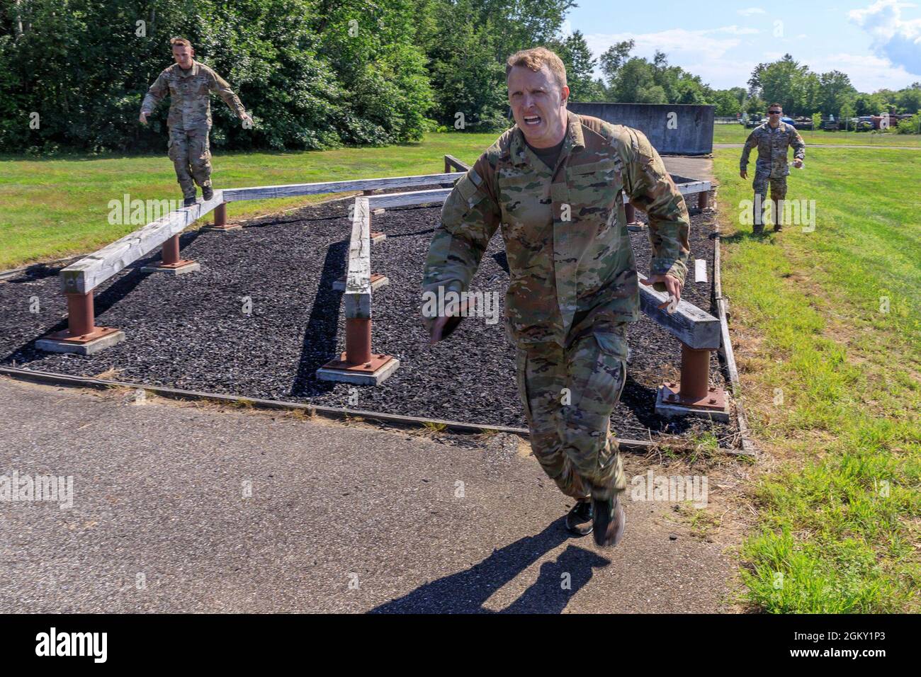 Sgt. 1st Class Shane Price, 108th Training Command, completes an ...