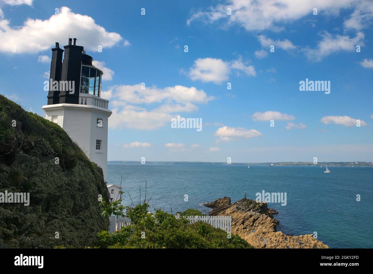 The lighthouse on St. Anthony's Head, on the eastern shore of the entrance to Carrick Roads, Falmouth, Cornwall, UK Stock Photo