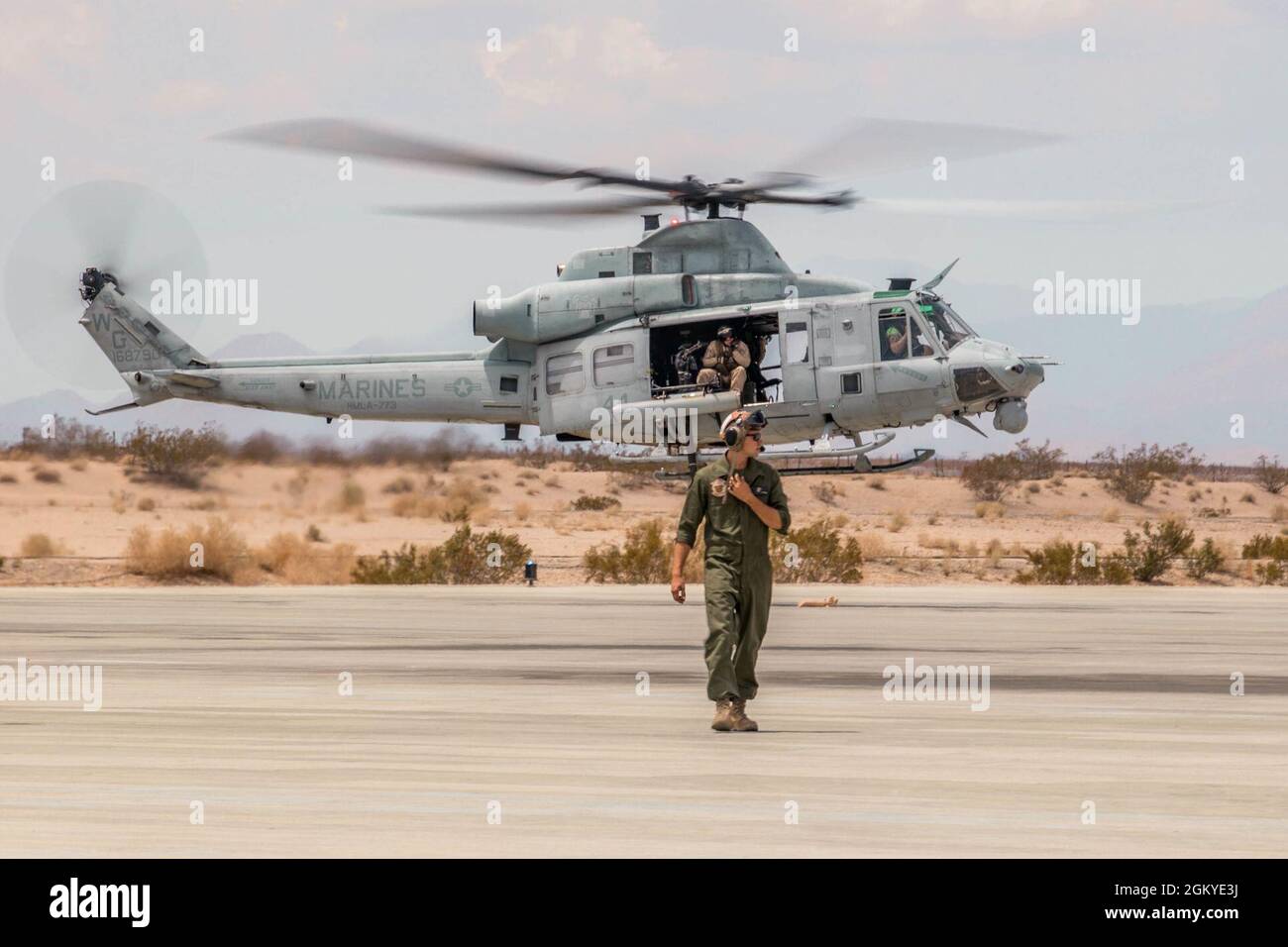 A UH-1Y Venom helicopter with Marine Light Attack Helicopter Squadron ...