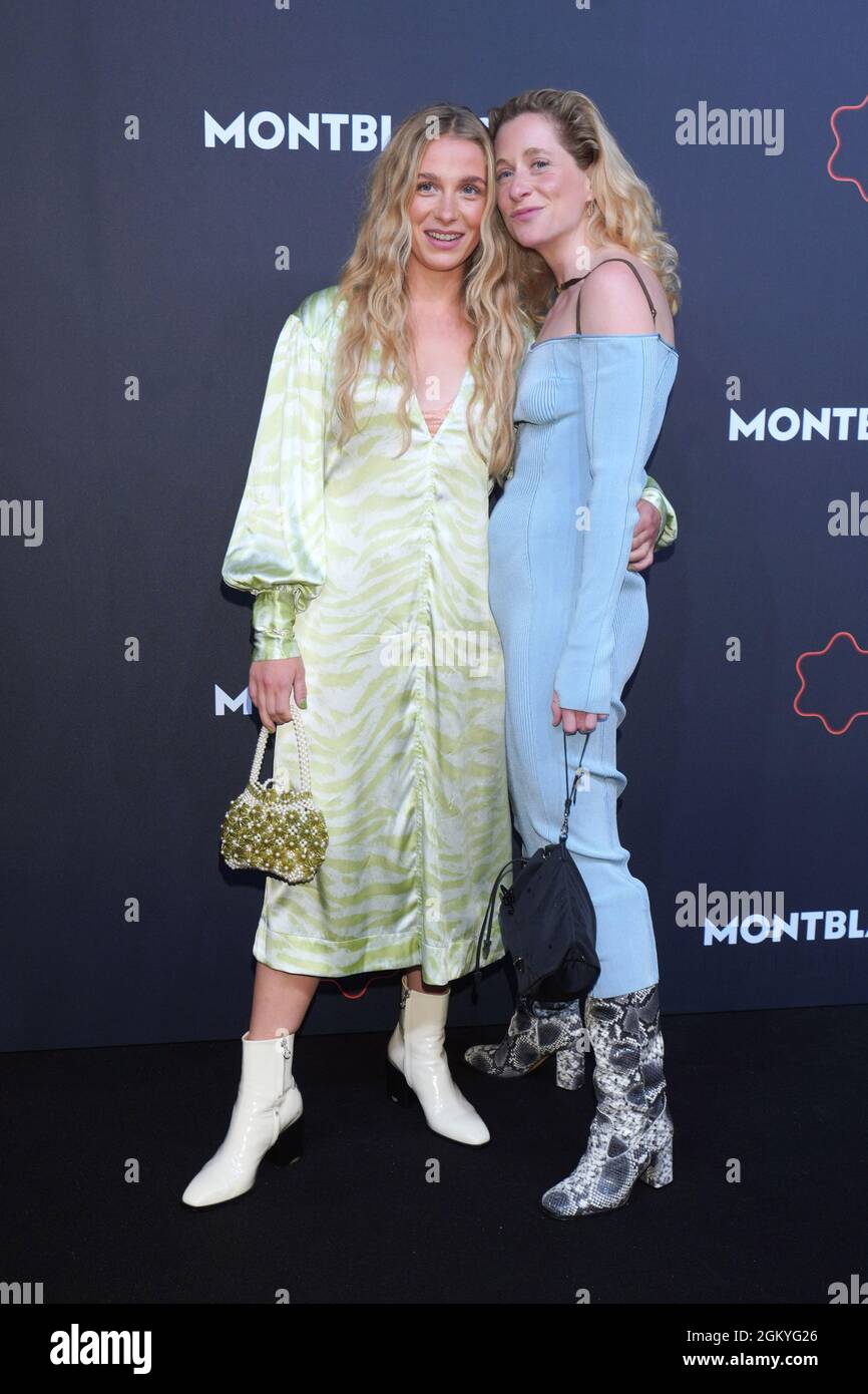 Berlin, Germany. 15th Sep, 2021. Actress Lena Klenke (l) and her sister  arrive at the Montblanc UltraBlack Collection Launch. Credit: Jörg  Carstensen/dpa/Alamy Live News Stock Photo - Alamy