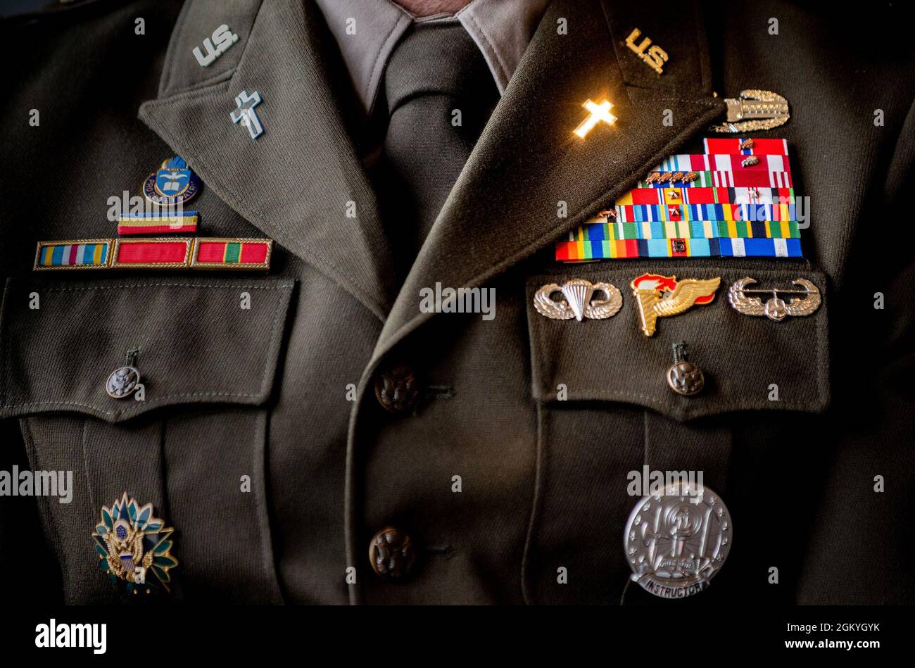 Light reflects off of the branch insignia of Col. Geoff Bailey, command  chaplain of U.S. Army Corps of Engineers, during the Pittsburgh District  change of command ceremony at the Senator John Heinz