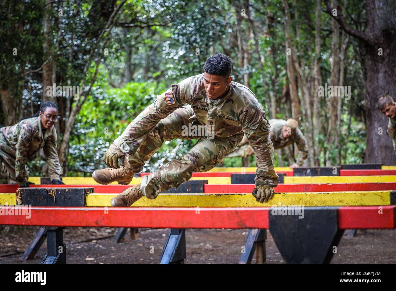 SCHOFIELD BARRACKS, Hawaii - Soldiers From 25th Infantry Division ...