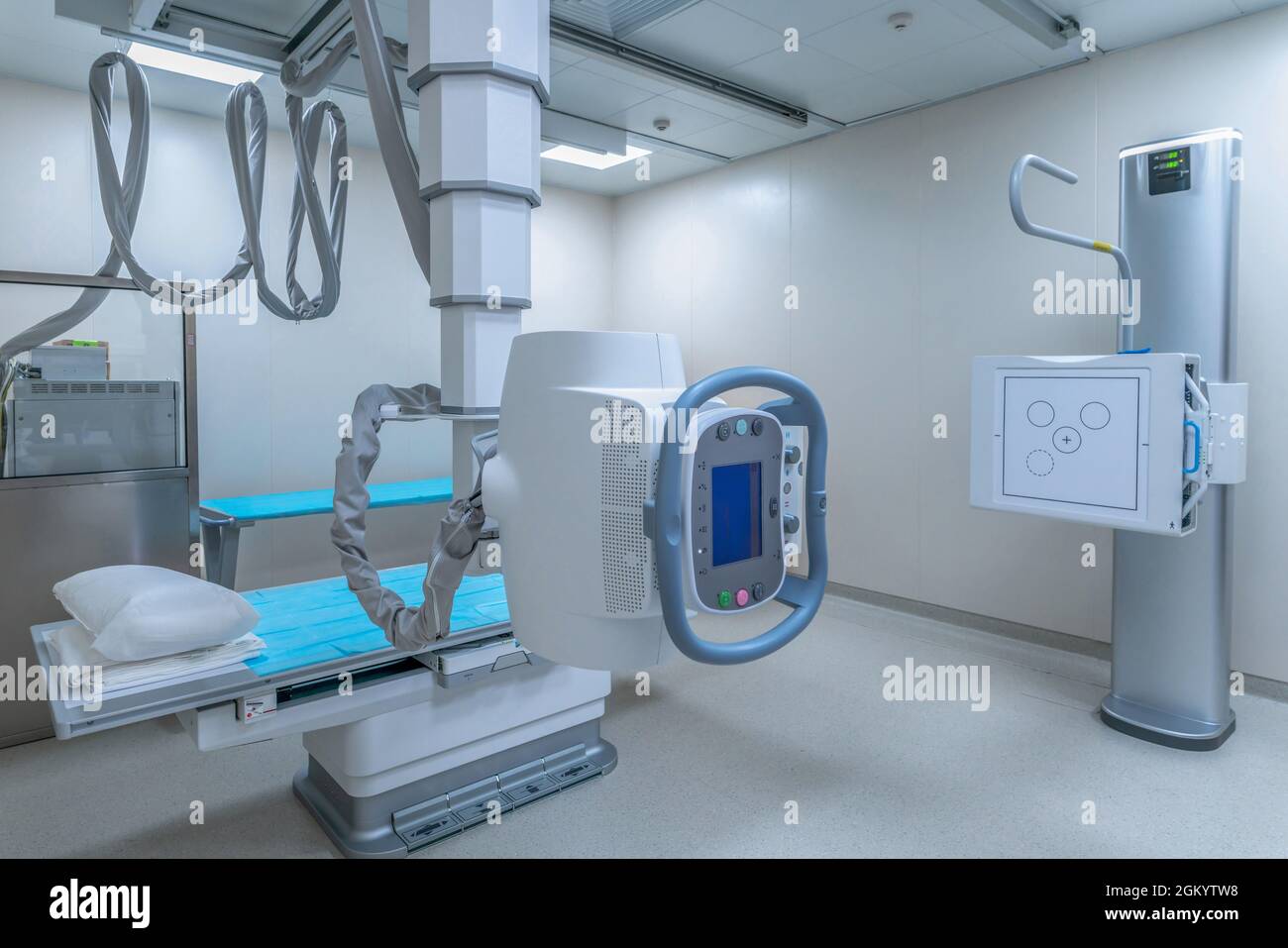 Closeup of a modern X-ray machine at a modern hospital Stock Photo - Alamy