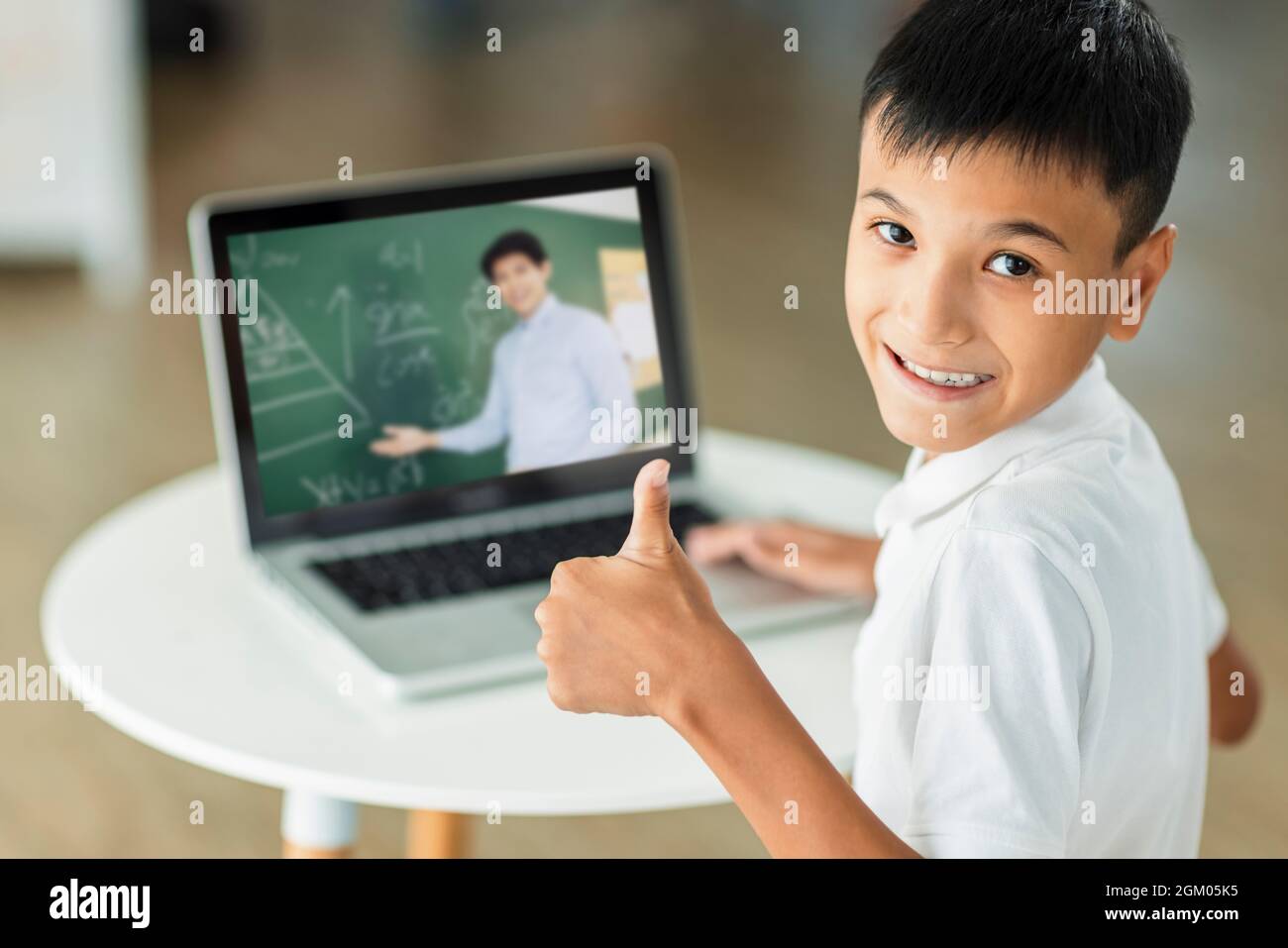 Web camera lesson hi-res stock photography and images - Alamy