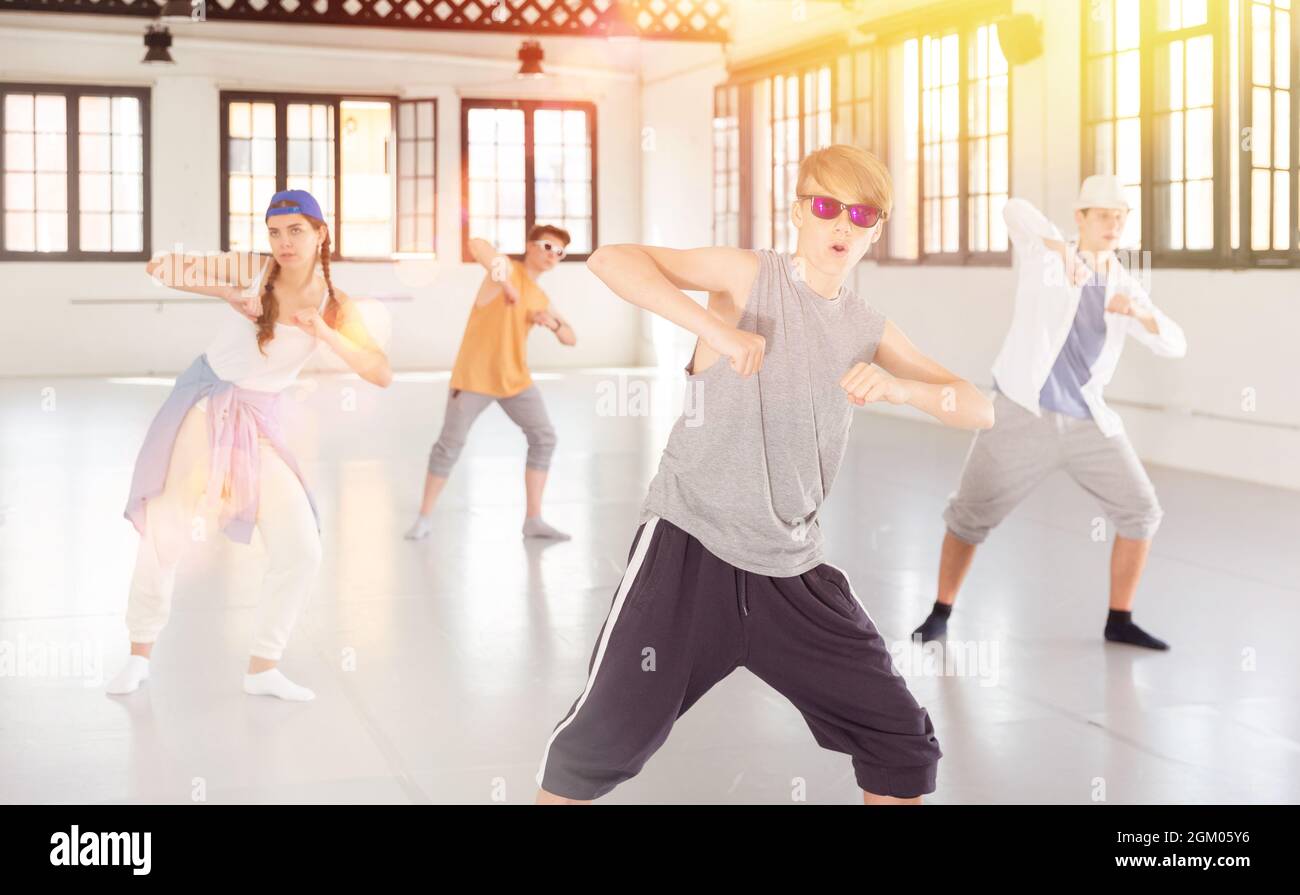 Teenage dancers training hip hop at studio Stock Photo - Alamy