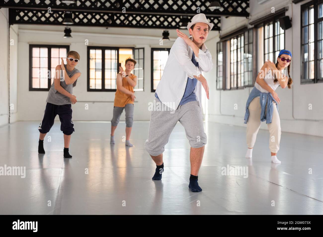Teenage dancers training hip hop at studio Stock Photo - Alamy