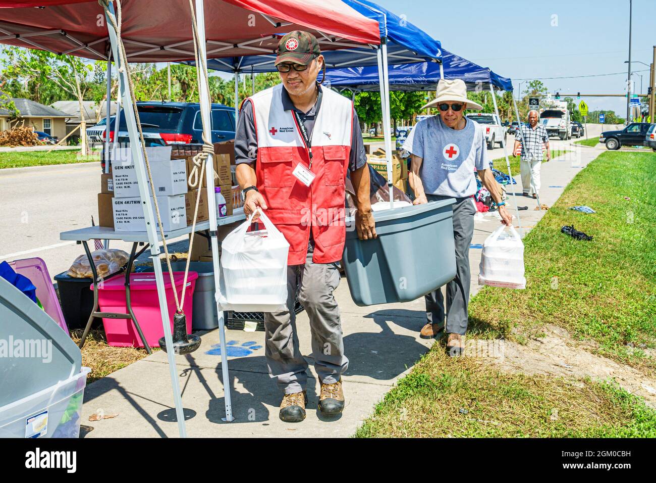 Red cross disaster relief hi-res stock photography and images - Alamy