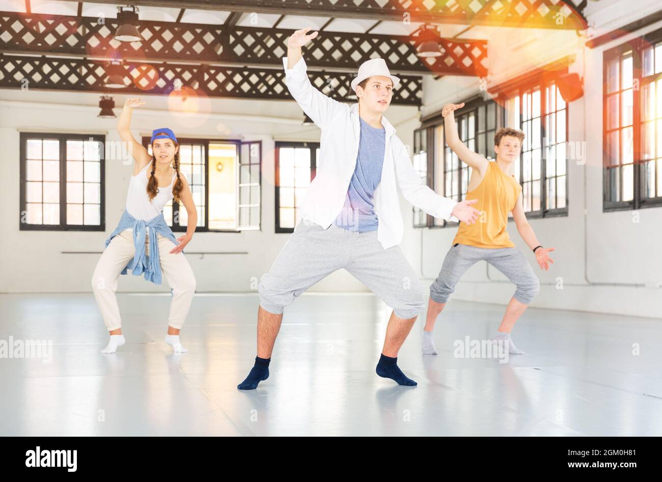 Teenage dancers training hip hop at studio Stock Photo Alamy