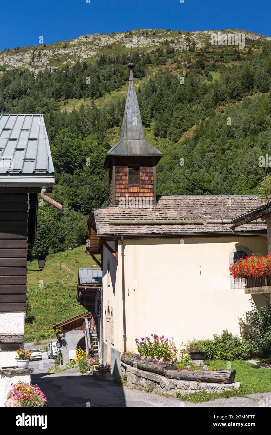 FRANCE HAUTE-SAVOIE (74) CHAMONIX, VILLAGE CHAPEL TOUR Stock Photo