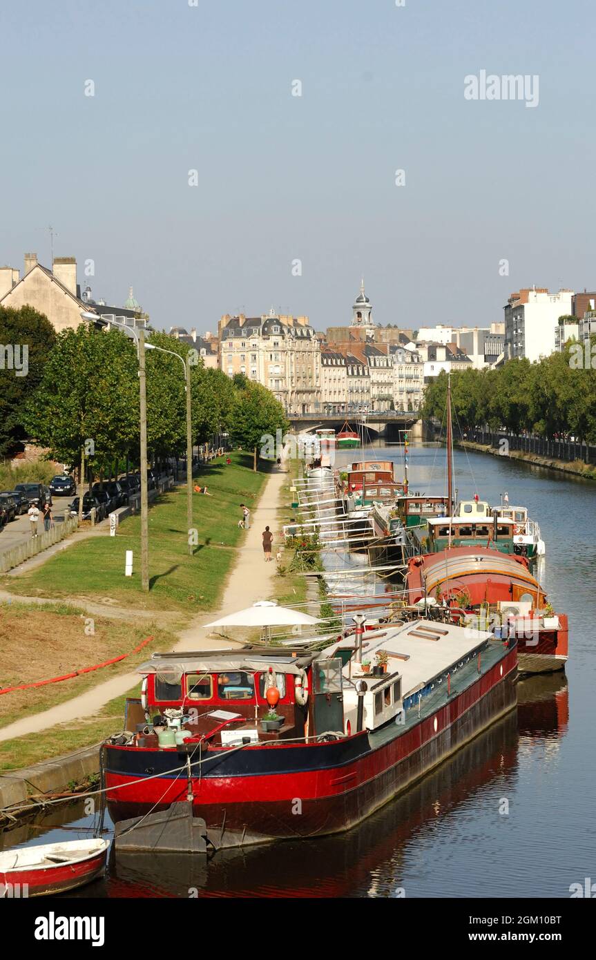 FRANCE.BRITTANY.ILE ET VILAINE (35)  RENNES.BARGES ON THE VILAINE'S QUAY.(PICTURE NOT AVAILABLE FOR CALENDAR OR POSTCARD) Stock Photo