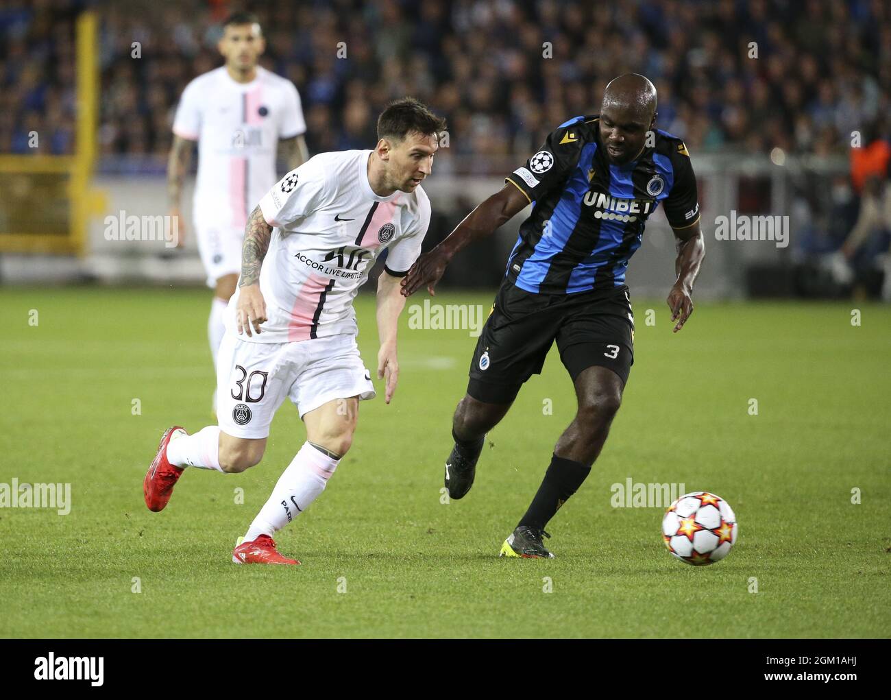 Lionel Messi of PSG, Eder Balanta of Club Brugge during the UEFA Champions League, Group Stage, Group 1 football match between Club Brugge KV and Paris Saint-Germain (PSG)on September 15, 2021 at Jan Breydel Stadion in Bruges, Belgium - Photo: Jean Catuffe/DPPI/LiveMedia Stock Photo