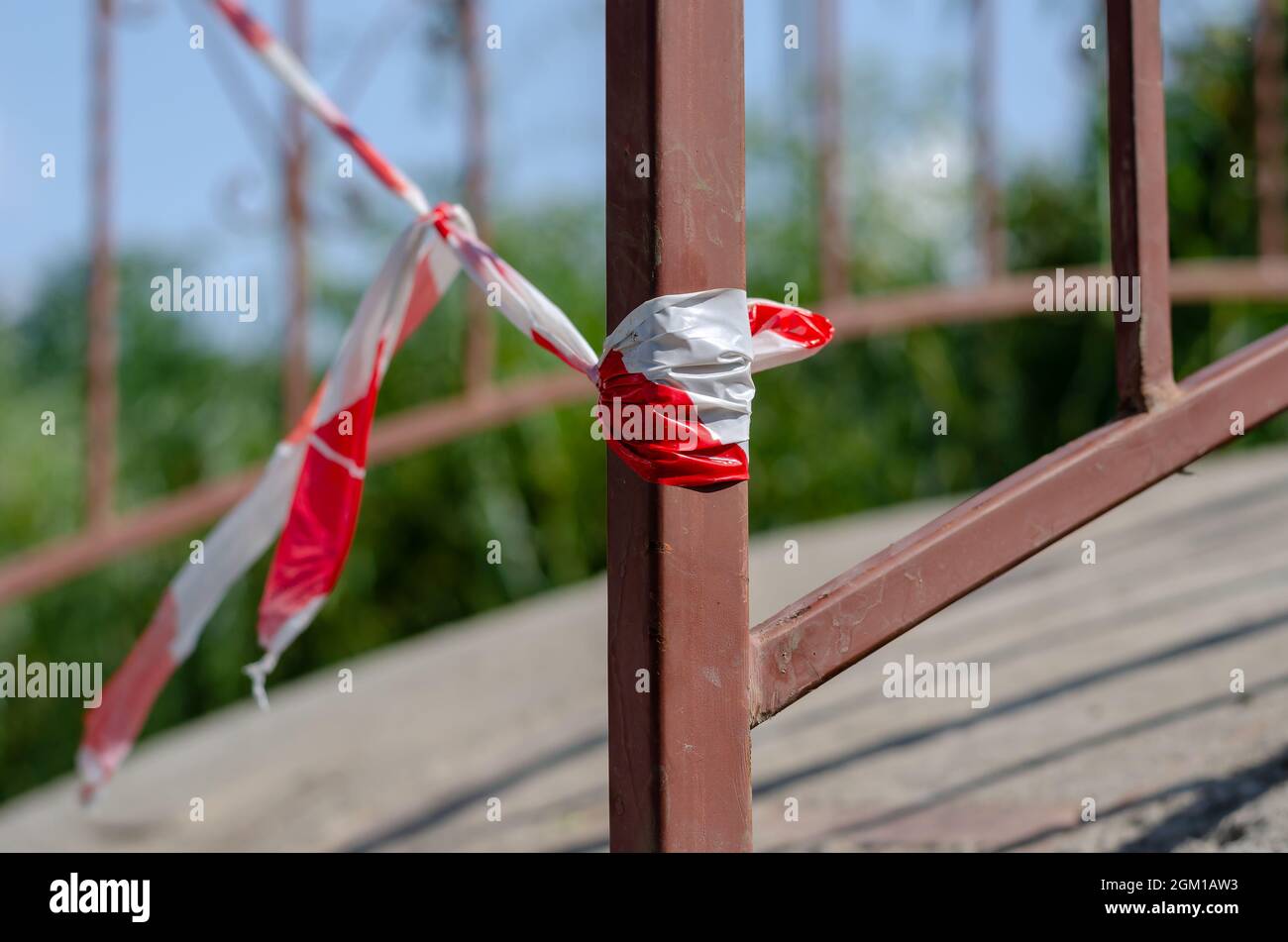 Old rope bridge broken hi-res stock photography and images - Alamy