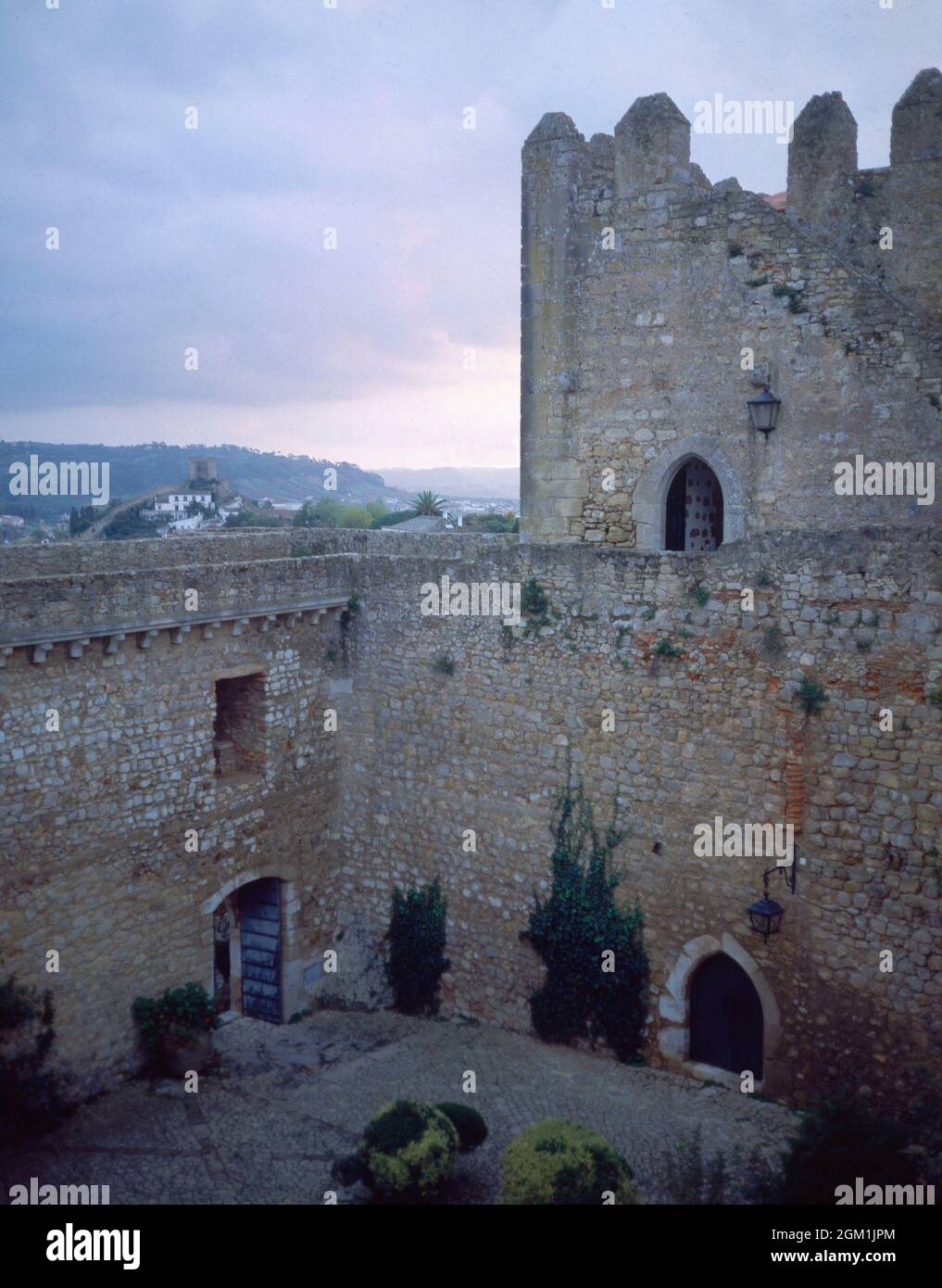 PATIO DE ARMAS Y TORREON DEL CASTILLO. Location CASTILLO. OBIDOS