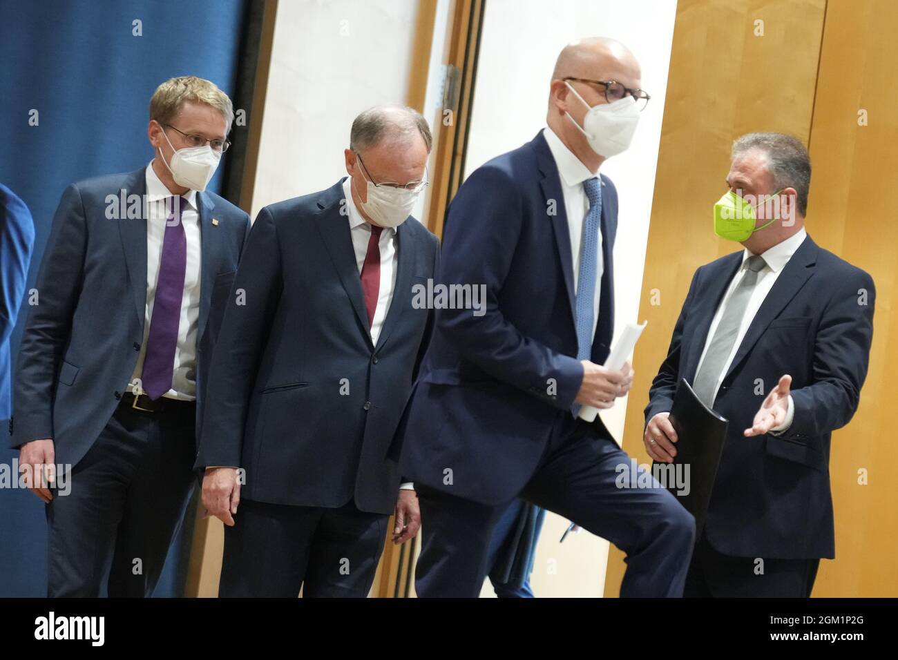 Berlin, Germany. 16th Sep, 2021. Deutsche Bahn Board Member for Human  Resources Martin Seiler (2nd from right), GDL boss Claus Weselsky (r),  Stephan Weil (SPD, 2nd from left), Minister President of Lower