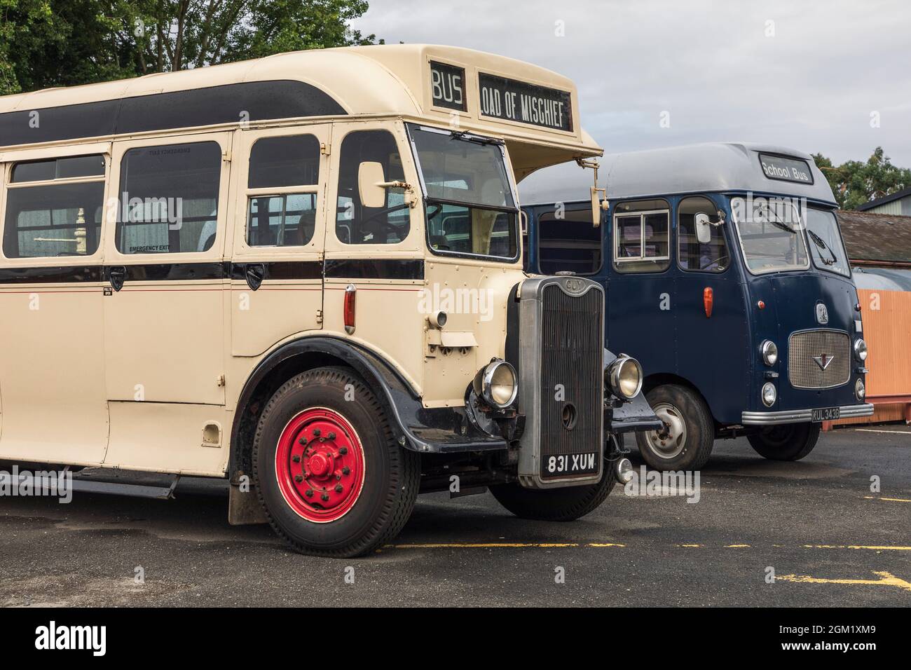 Vintage buses at Bridgnorth Station on the Severn Valley Railway, Shropshire Stock Photo