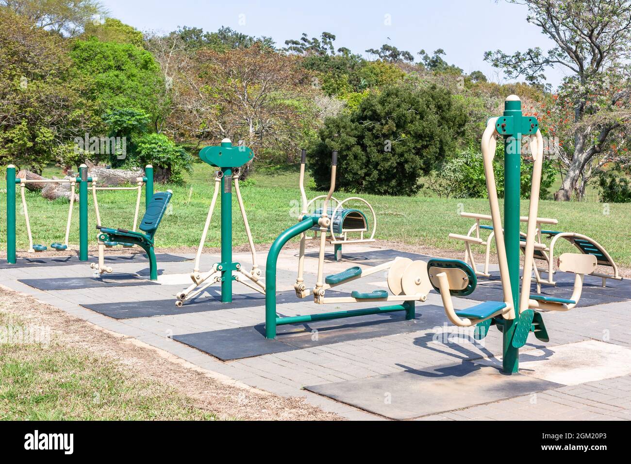 Outdoor public gym hires stock photography and images Alamy