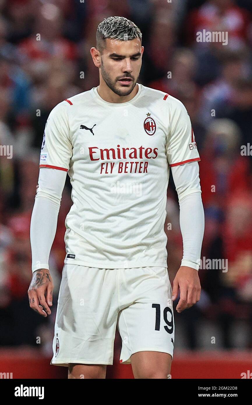 Liverpool, UK. 15th Sep, 2021. Theo Hernandez #19 of AC Milan during the game in Liverpool, United Kingdom on 9/15/2021. (Photo by Mark Cosgrove/News Images/Sipa USA) Credit: Sipa USA/Alamy Live News Stock Photo