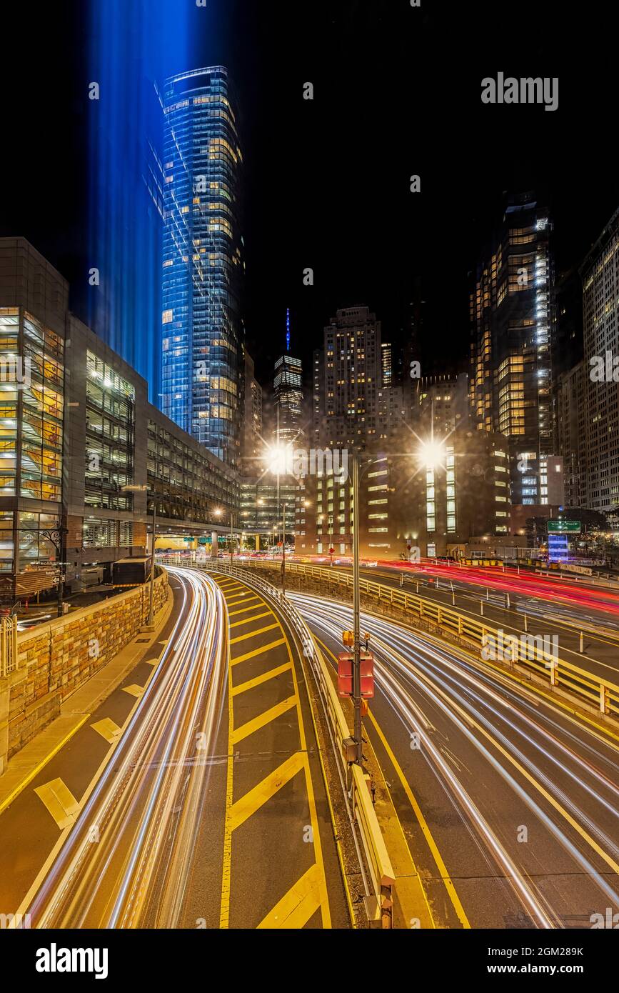 NYC Helix To Battery Tunnel- View to vehicular traffic at the entrance of the Hugh L. Carey Tunnel.  The Brooklyn–Battery Tunnel is a toll tunnel in N Stock Photo
