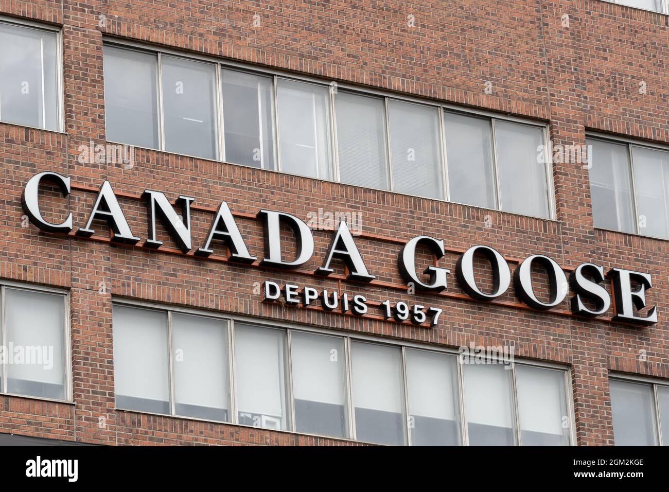 Canada goose store logo hi-res stock photography and images - Alamy