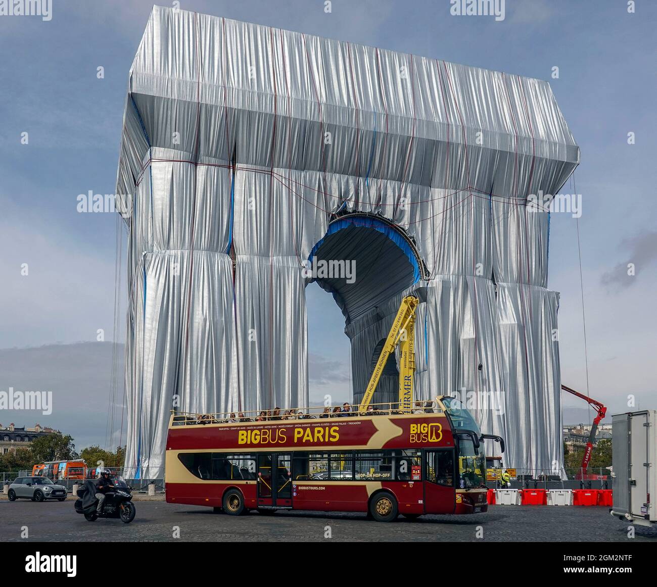 France, Paris, September 14, 2021 : L' Arc de Triomphe is wrapped in 25,000 square meters of recyclable polypropylene fabric in silvery blue, and with Stock Photo