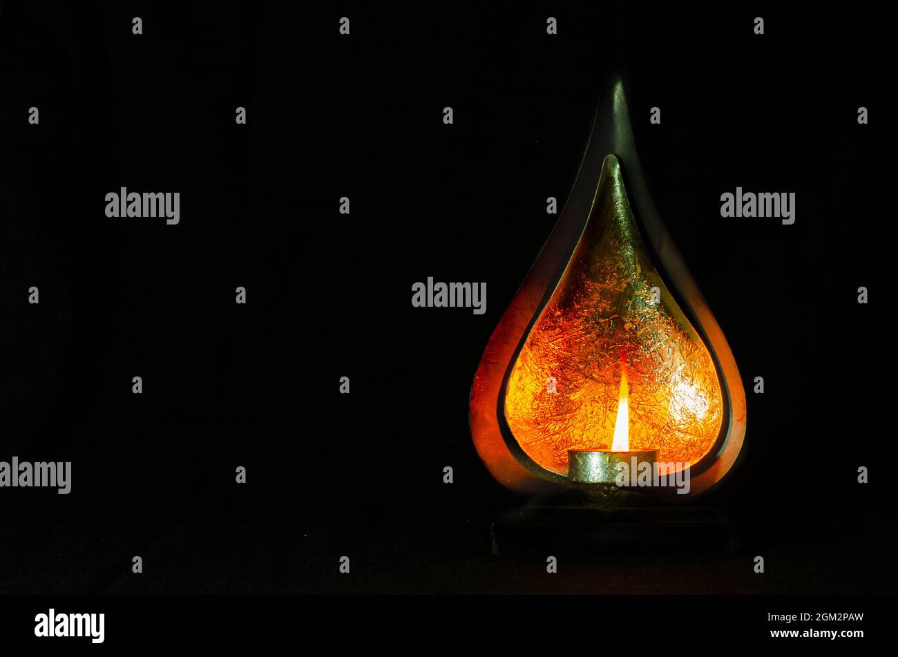 DECORATED LAMP