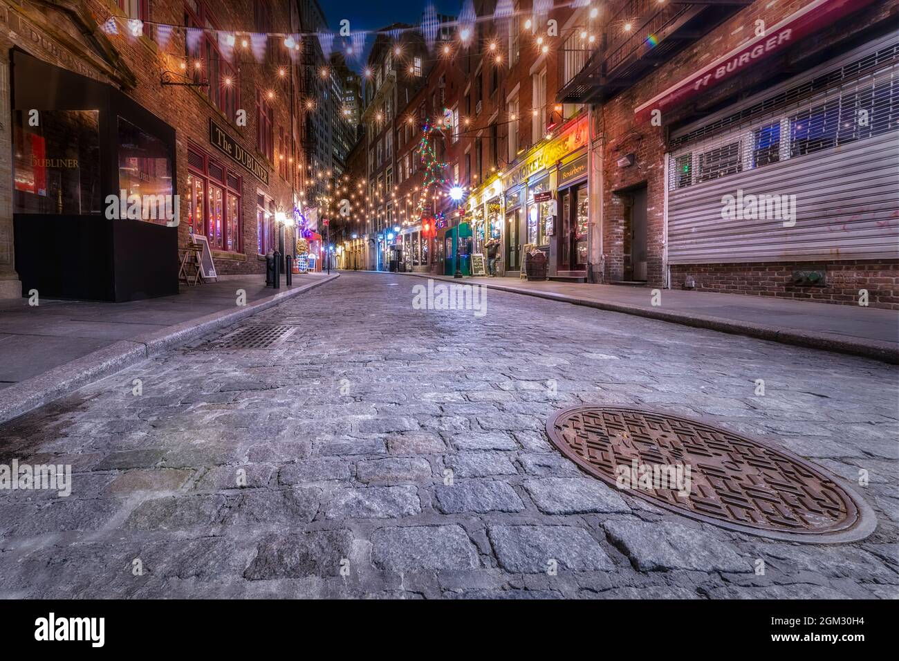 Stone Street NYC One of the oldest streets in the heart of the
