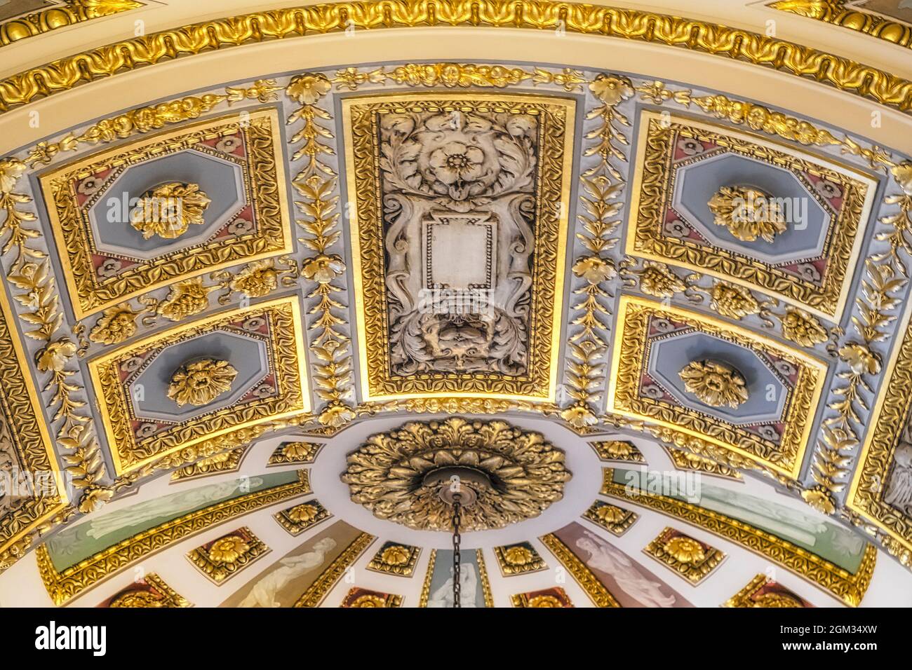 Thomas Jefferson Ceiling - Thomas Jefferson Building Hall at the Library Of Congress in Washington DC. The Beaux Arts architecture style with fine dec Stock Photo