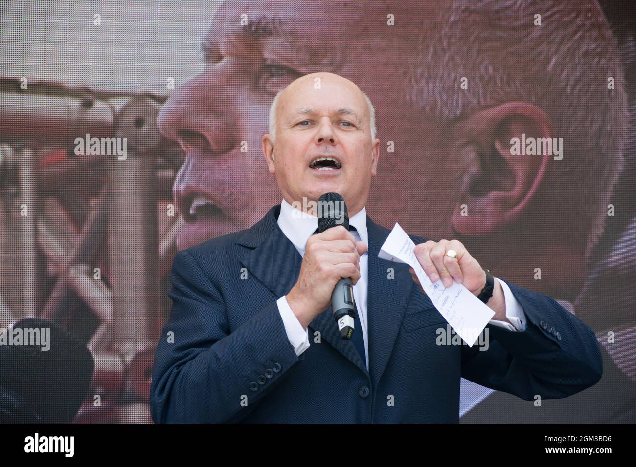 Speakers MP Iain Duncan Smith, End Our Cladding Scandal demand the law