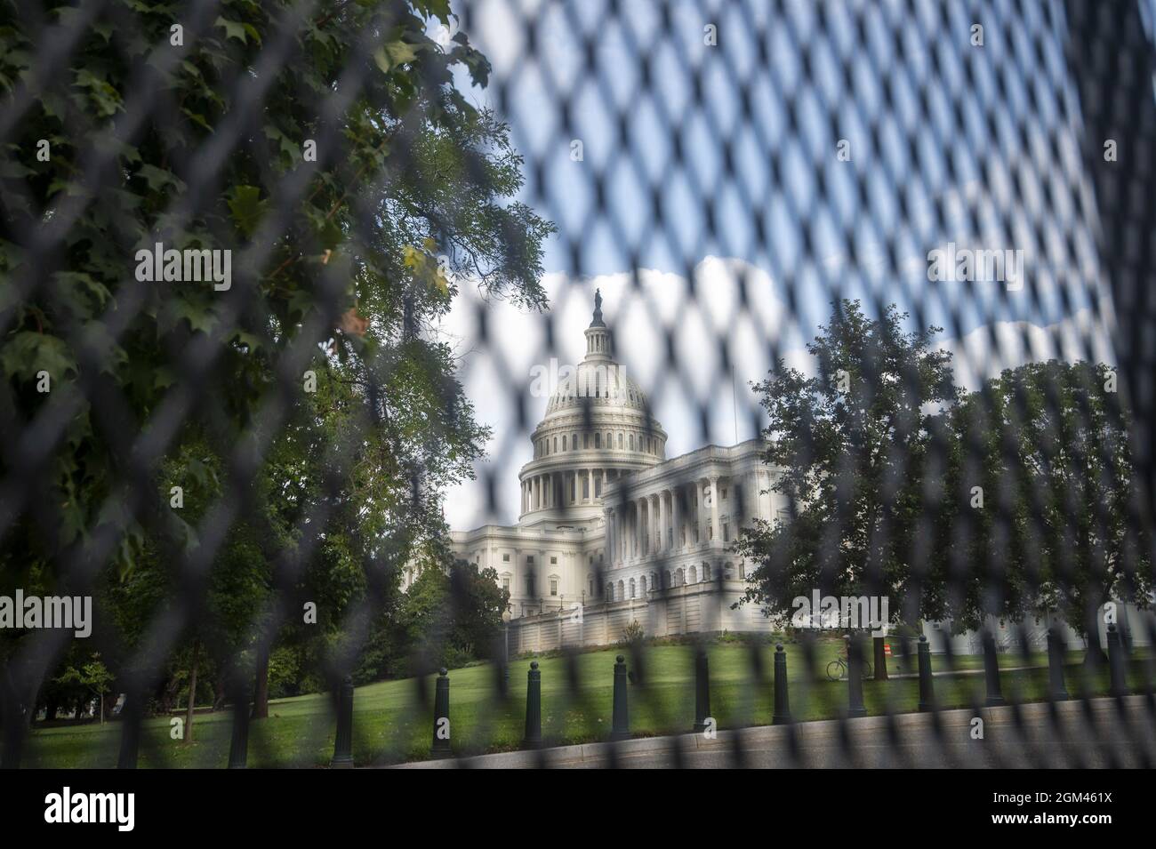 Washington, United States. 16th Sep, 2021. Fences are reinstalled around the US Capitol ahead of the 'Justice for J6' rally in Washington, DC., on Thursday, Sept. 16, 2021. The far-right rally, planned for Sept. 18, calls for the release of people arrested after the Jan.6 demonstrations. Photo by Bonnie Cash/UPI Credit: UPI/Alamy Live News Stock Photo