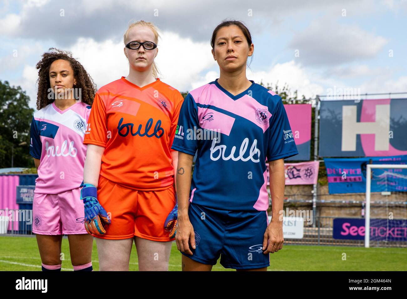 Dulwich Hamlet Women 21/22 Kit Launch. Ella Wales-Bonner (L), Mia North  (C), Lucy Monkman (R Stock Photo - Alamy