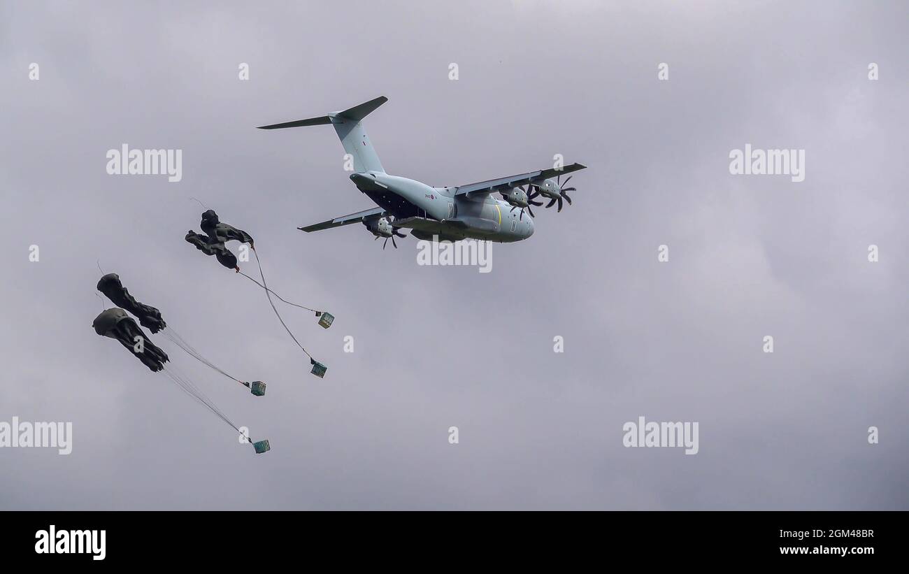 ZM401 RAF Royal Air Force Airbus A400M Atlas military cargo plane on a cargo parachute drop run over Wiltshire UK Stock Photo