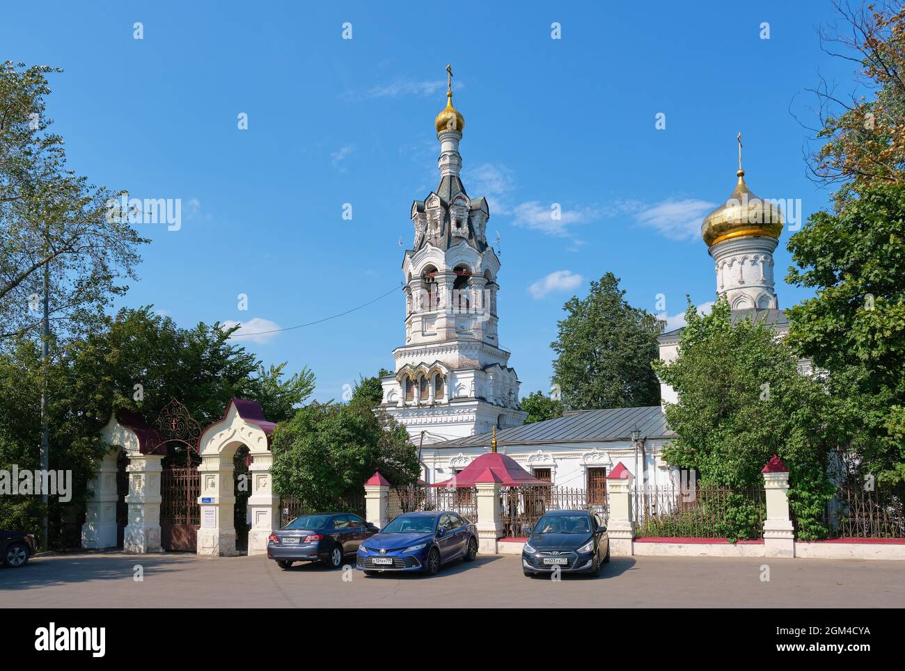 The white-stone Church of Elijah the Prophet in Cherkizovo, built in 1690, landmark: Moscow, Russia - August 15, 2021 Stock Photo