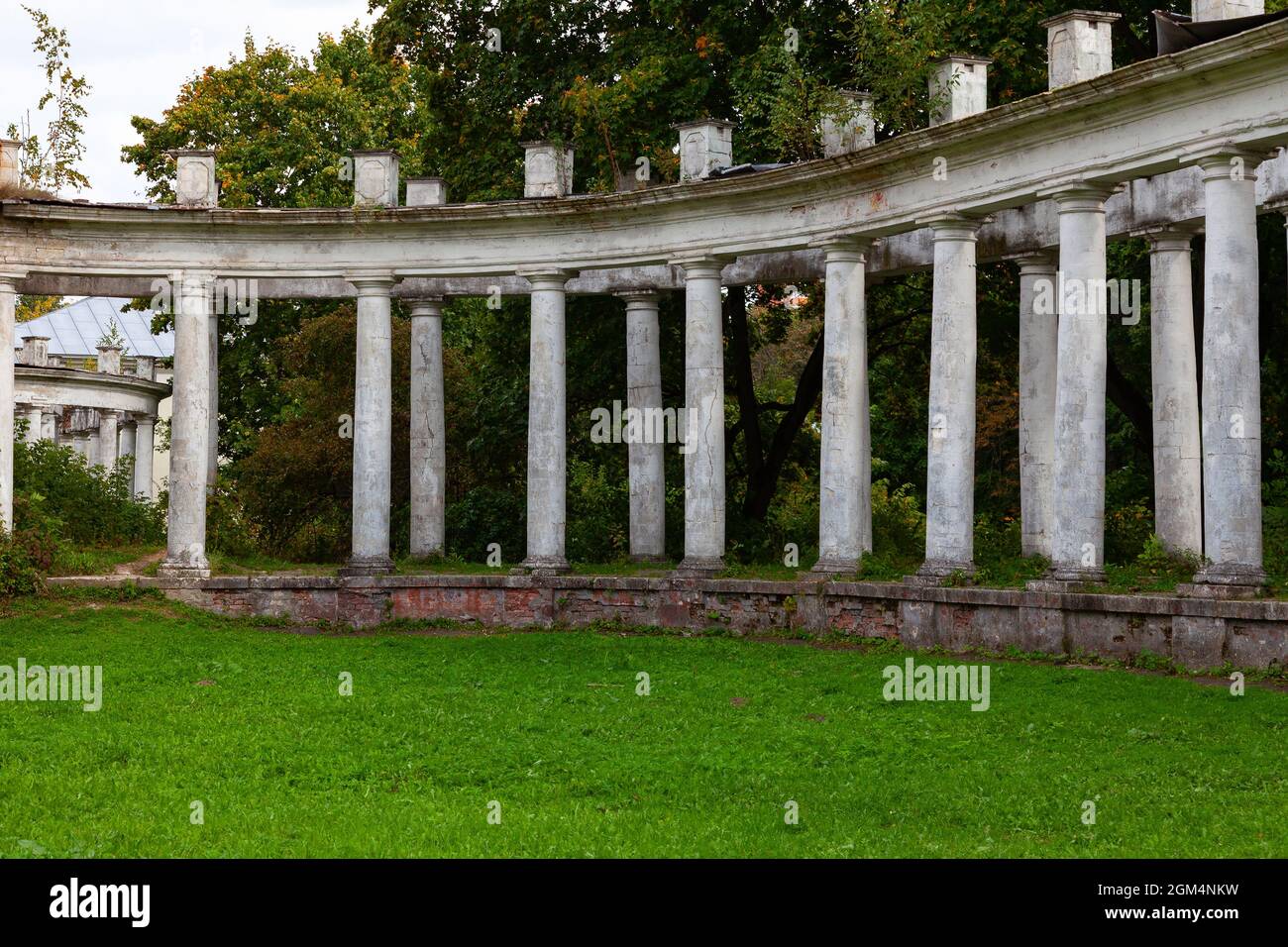 The dilapidated colonnade of the Pekhra-Yakovlevskoye estate of the Golitsyn princes in Balashikha, Russia. Stock Photo