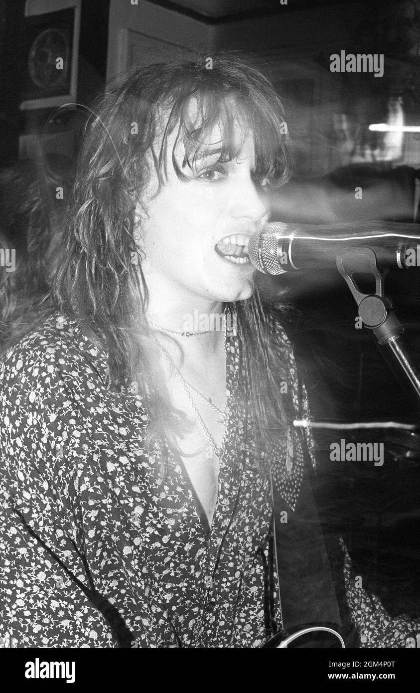 Last Great Dreamers, then known as Silver Hearts, performing at the Wheatsheaf, Dunstable, UK, in 1990. Stock Photo