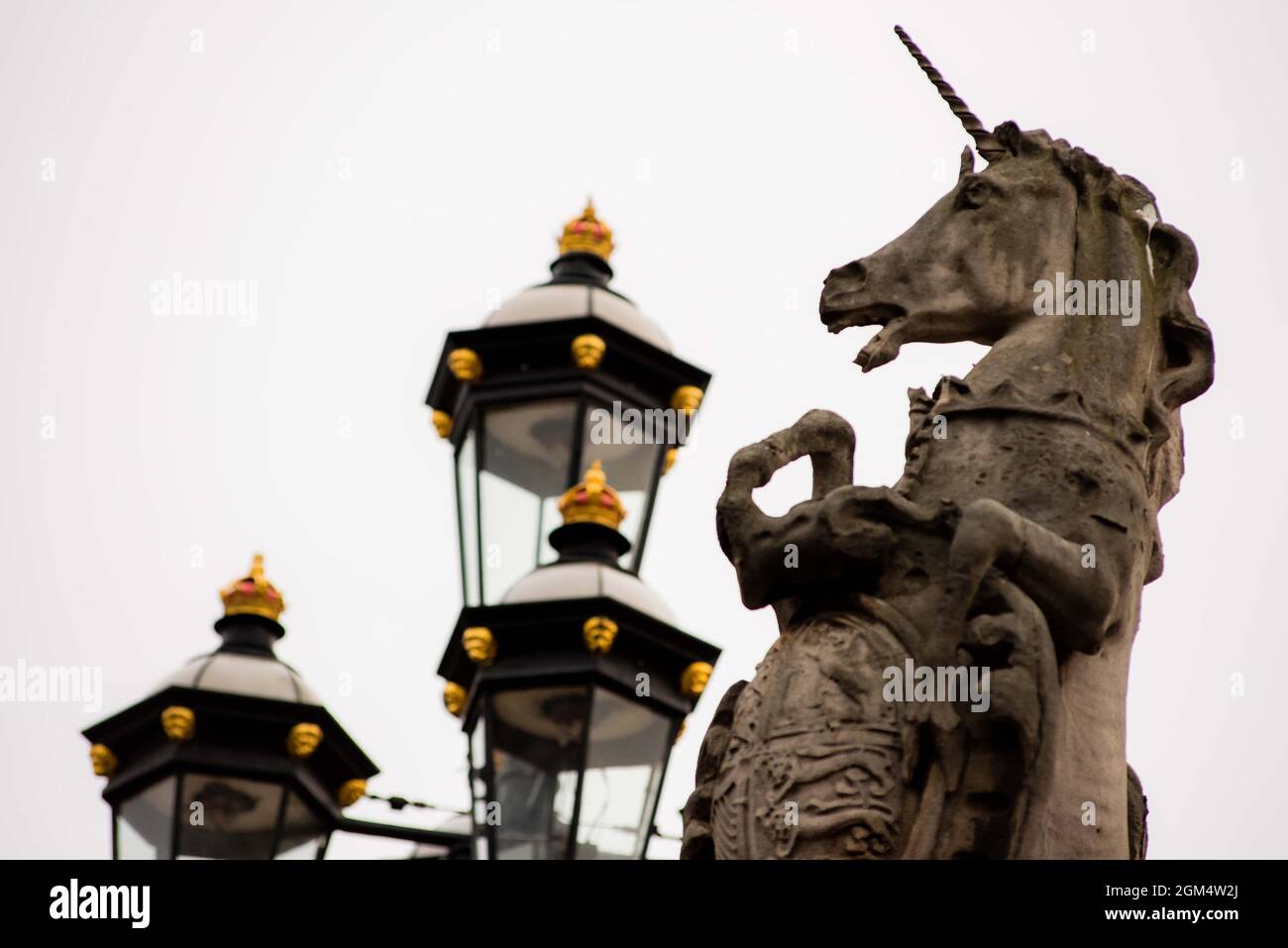 Victoria Memorial including a unicorn and lion statue outside of
