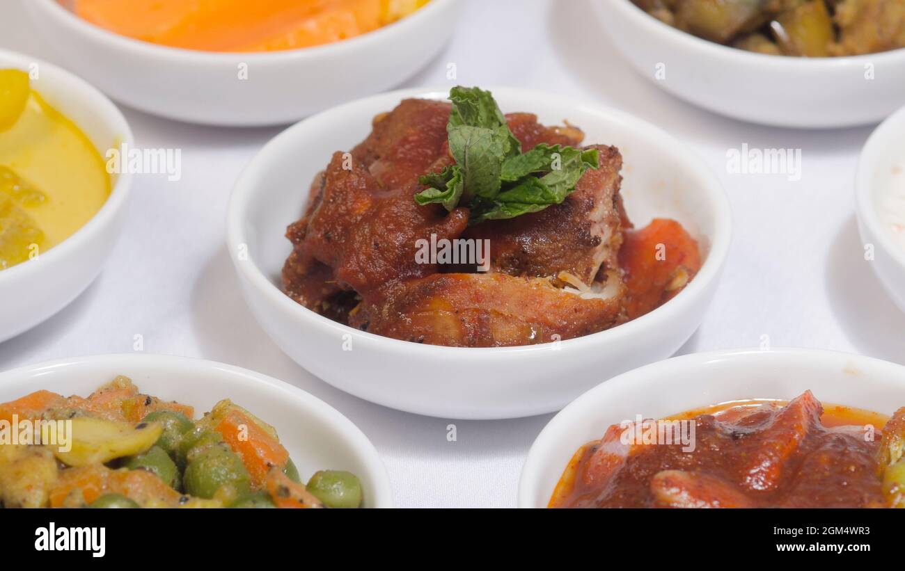 Chicken biryani raisins hi-res stock photography and images - Alamy