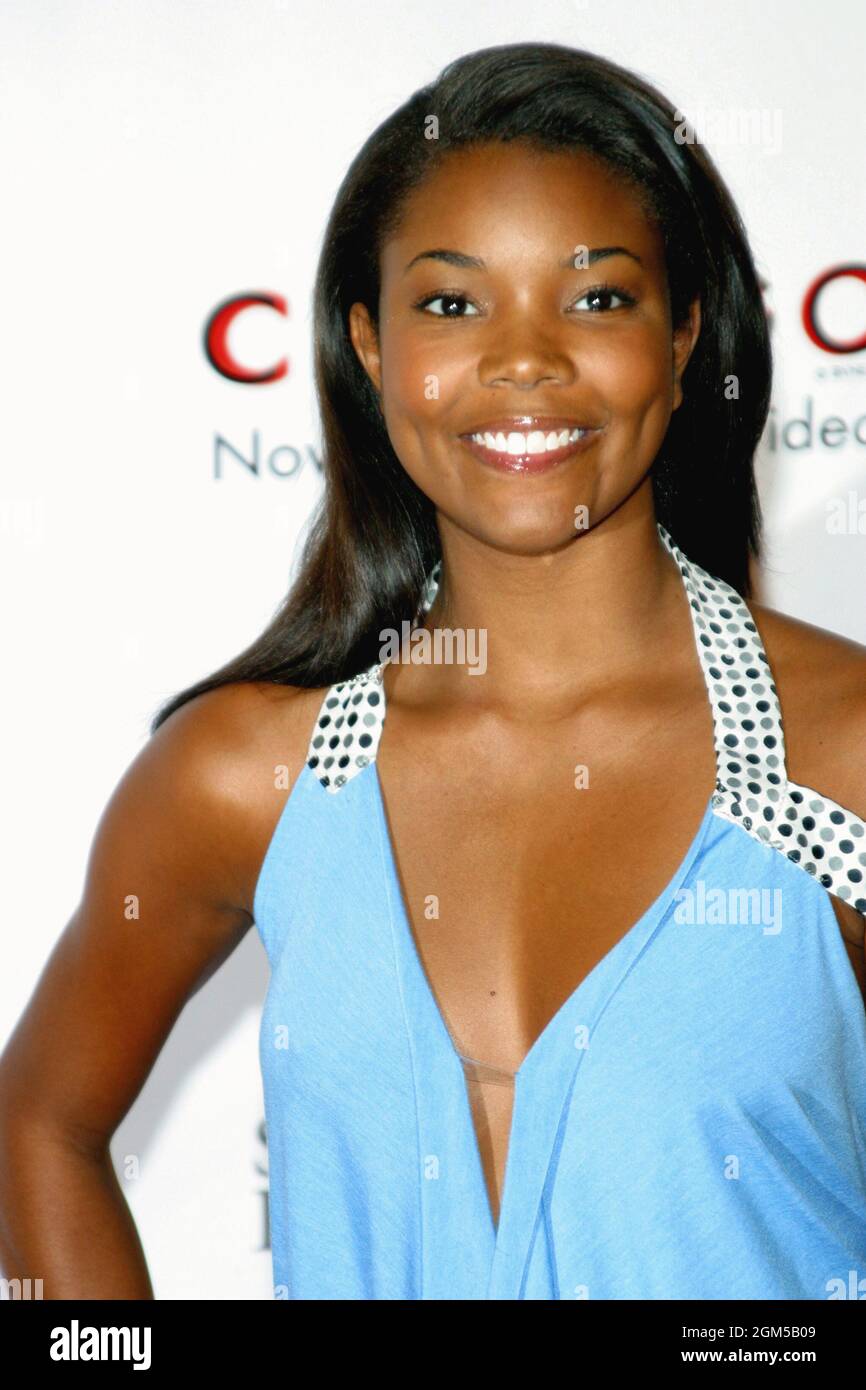 Red carpet retro gabrielle union hi-res stock photography and images - Alamy