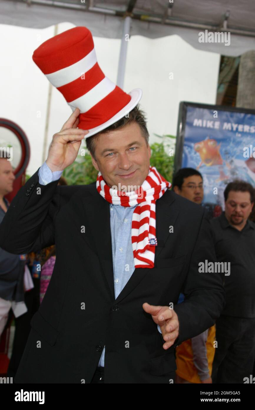 Alec Baldwin 11/08/03 "The Cat in the Hat" Premiere at Universal