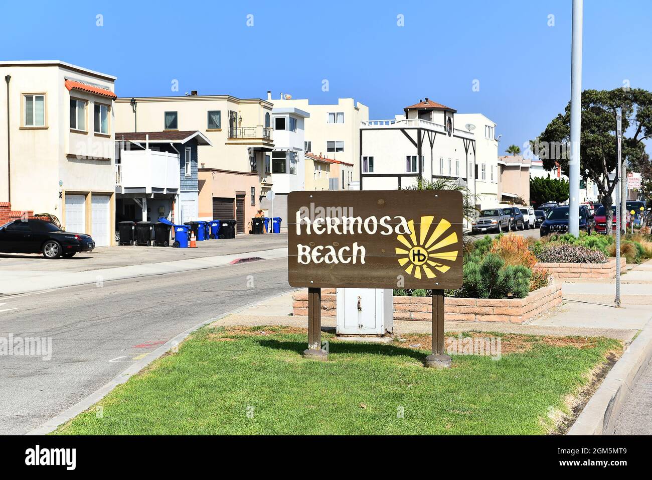 HERMOSA BEACH , CALIFORNIA - 15 SEPT 2021: Hermosa Beach sign on Hermosa Avenue in the quaint beach town in LA's South Bay. Stock Photo