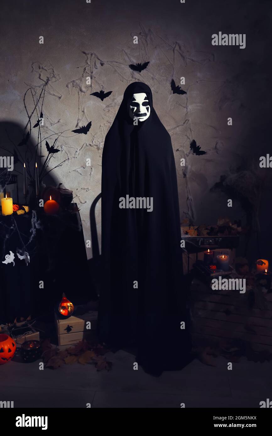 Black Cloak High Resolution Stock Photography and Images - Alamy