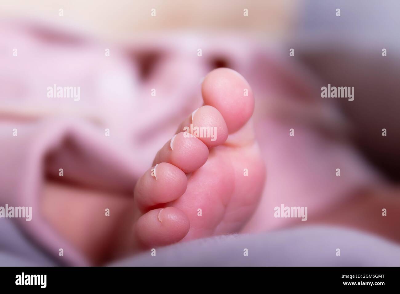 Newborn toes. Close up. Caucasian baby girl Stock Photo Alamy