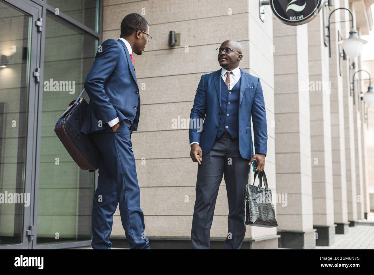 African suits hi-res stock photography and images - Alamy