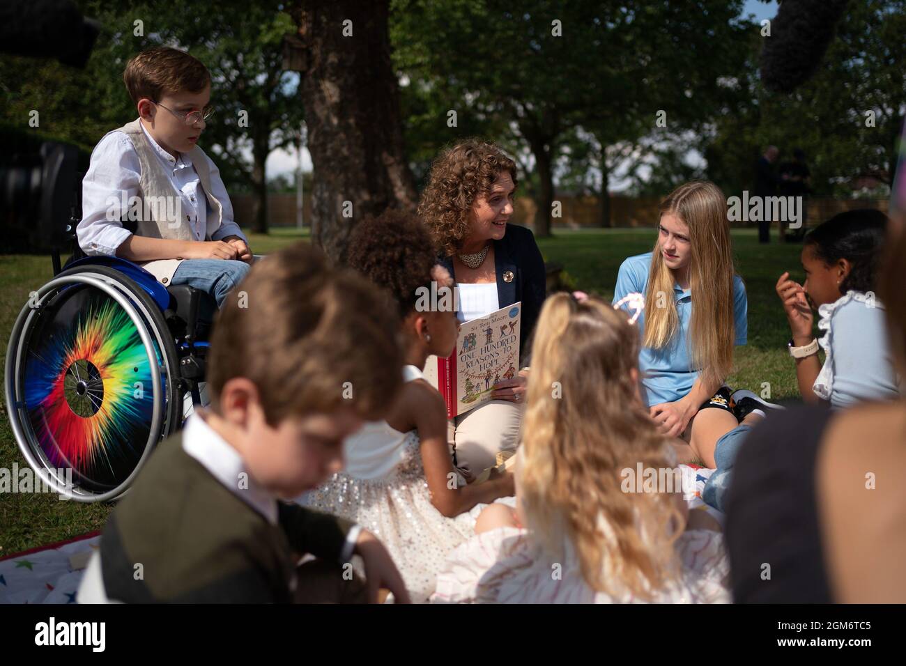 Captain Sir Tom Moore s Daughter Hannah Ingram Moore Reads To Children captain-sir-tom-moore-s-daughter-hannah-ingram-moore-reads-to-children