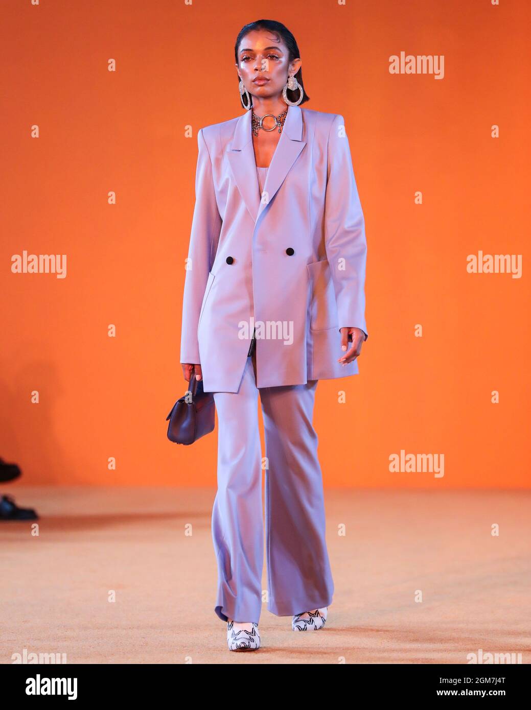 Beverly Hills, United States. 16th Sep, 2021. BEVERLY HILLS, LOS ANGELES, CALIFORNIA, USA - SEPTEMBER 16: A model walks the runway at the MARCELL VON BERLIN Spring/Summer 2021 Runway Fashion Show held at the Sheats-Goldstein Residence on September 16, 2021 in Beverly Hills, Los Angeles, California, United States. (Photo by Xavier Collin/Image Press Agency/Sipa USA) Credit: Sipa USA/Alamy Live News Stock Photo