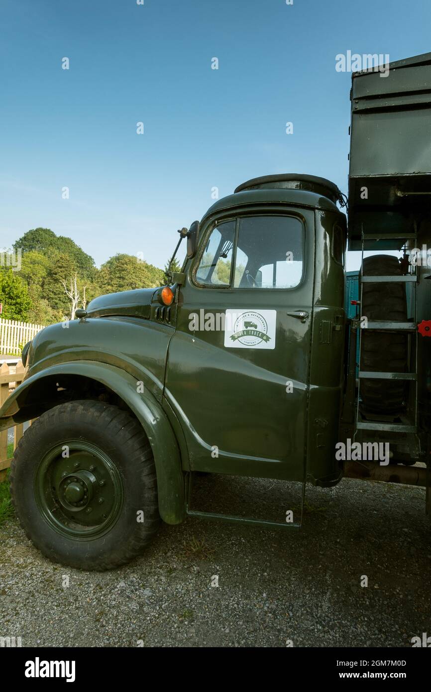 Vintage army truck hi-res stock photography and images - Alamy